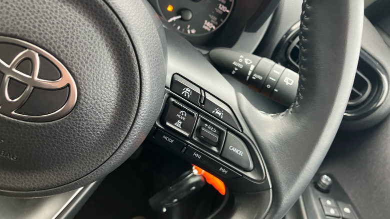 Toyota Yaris 1.5 Hybrid Icon 5dr CVT Hybrid Hatchback